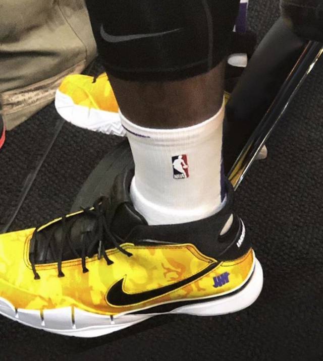 布冯：迈尼昂展现决定性作用，想夺冠的球队必须要有这种门将（布冯盛赞迈尼昂：争冠球队离不开这种决定性门将）